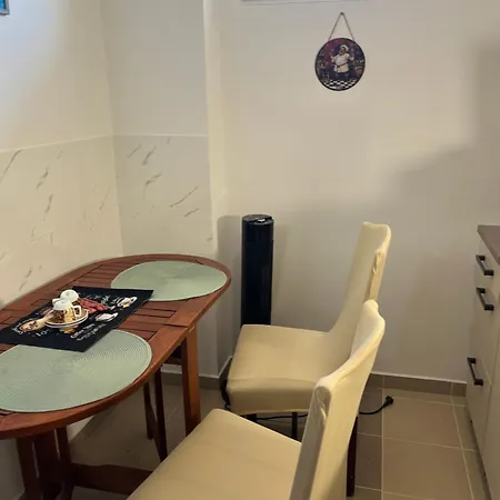Apartment Mazsola *