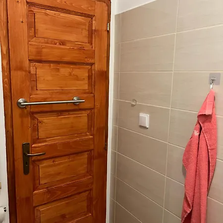 Mazsola Apartament *
