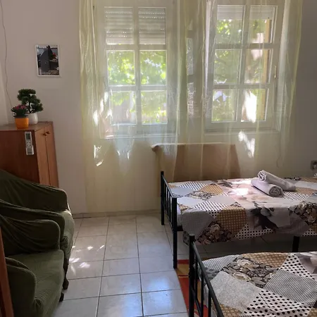 Mazsola Apartament *