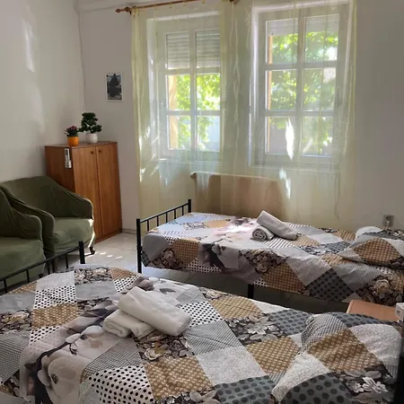Apartament Mazsola *